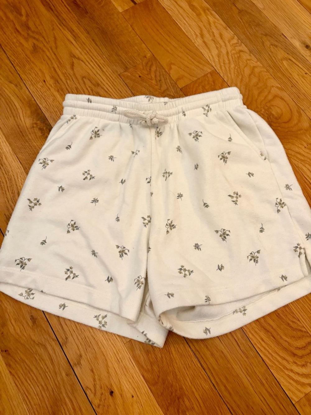 Black Iris x Donni Floral Lounge Shorts Cream Size S